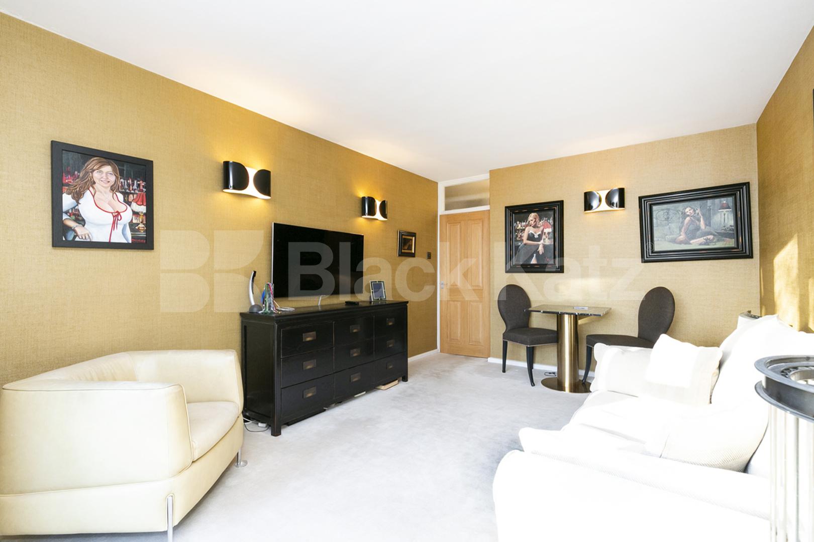 A well-appointed bright two bedroom apartment located in a private block  Muswell Hill , Alexandra Palace / Muswell Hill